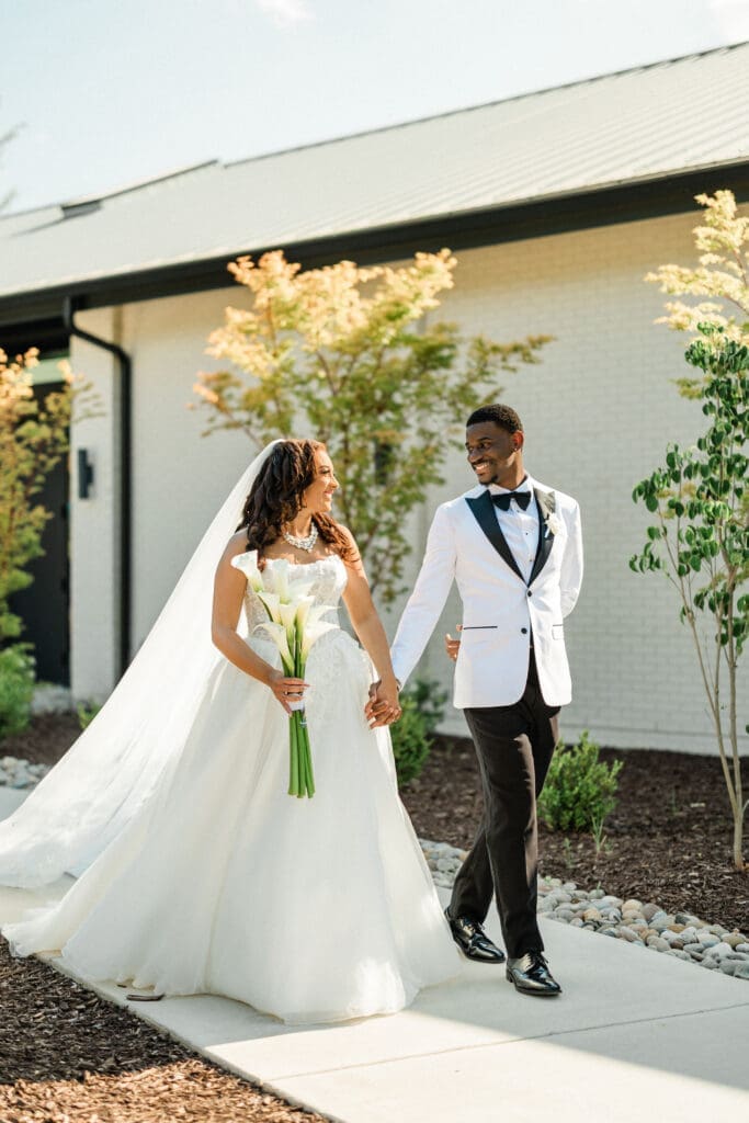 Elegant black and white wedding at The Skyroom